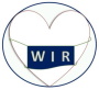 Das Wort "WIR" auf einer Mundmaske um ein Herz, das in einen Kreis eingebettet ist.